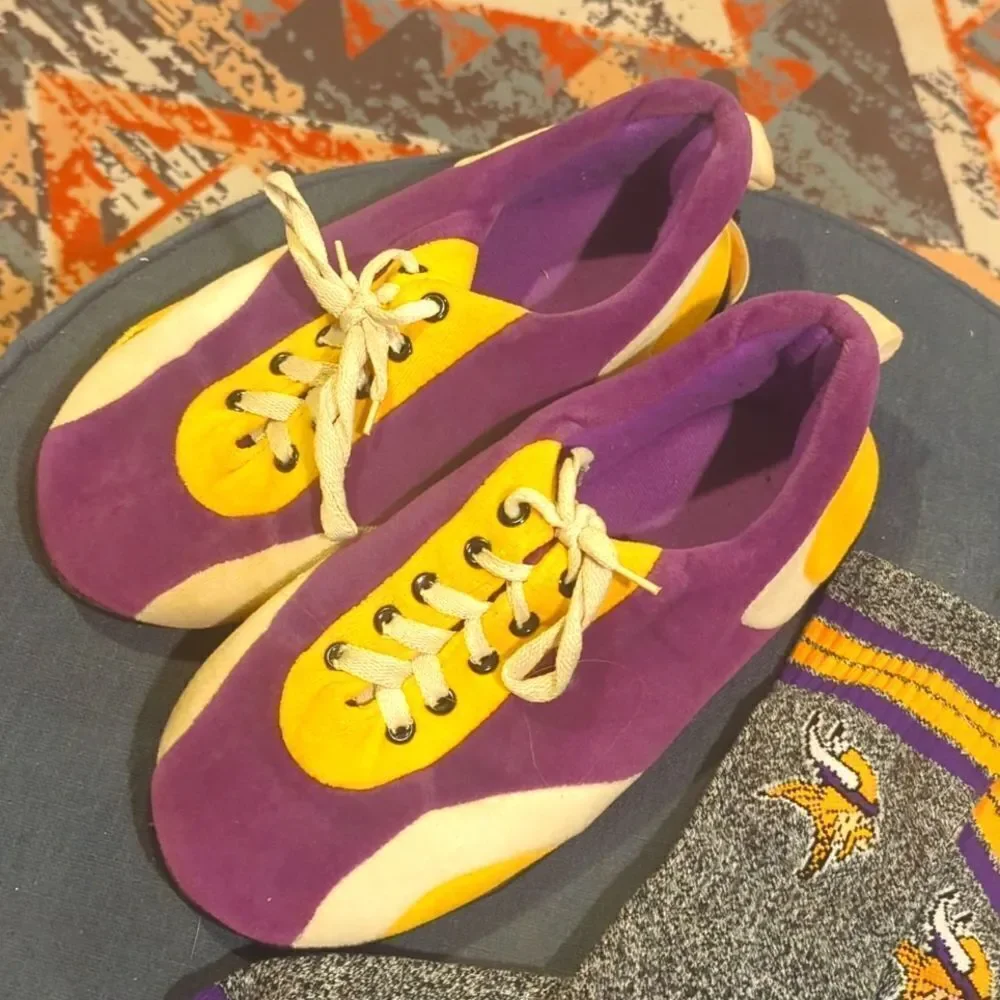 Vintage NFL MINNESOTA VIKINGS Socks & shoe slippers